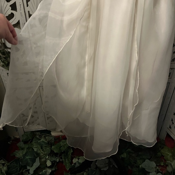 👗HOST PICK👗 GIRLS RARE EDITIONS IVORY & WHITE SLEEVELESS FLOWER GIRLS DRESS - Picture 3 of 9